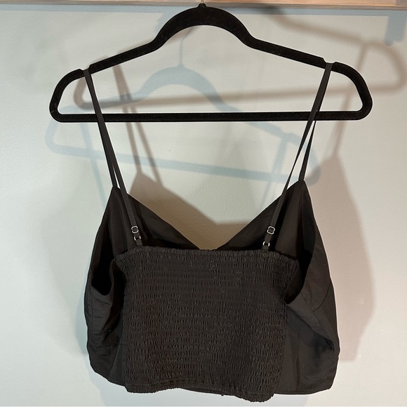 Abercrombie & Fitch Cinched Crop Top with Cut-out in Black - Picture 2 of 6